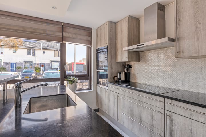 Photo 6 of Savannestraat 3