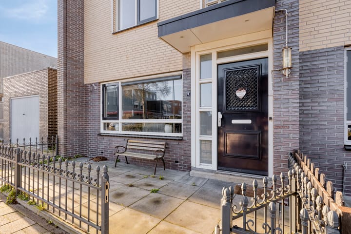 Photo 31 of Savannestraat 3