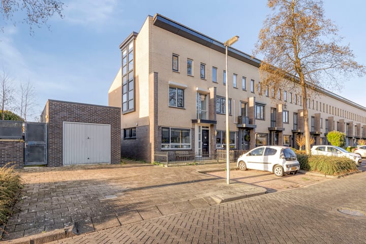 Photo 32 of Savannestraat 3