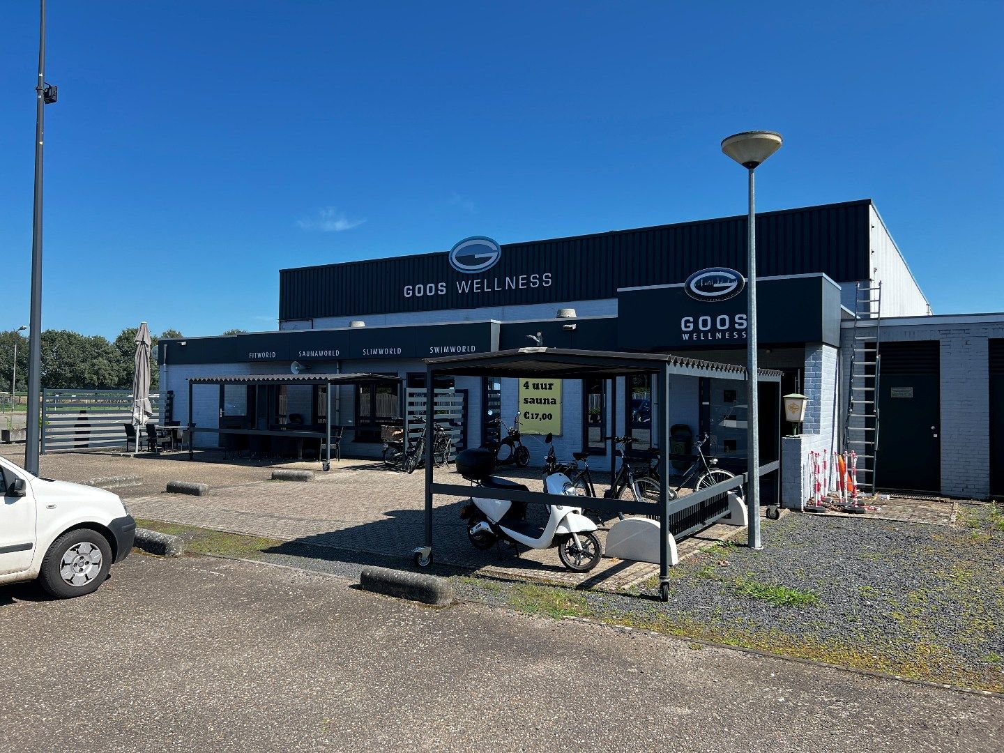 View photo 2 of Heinsbergerweg 63