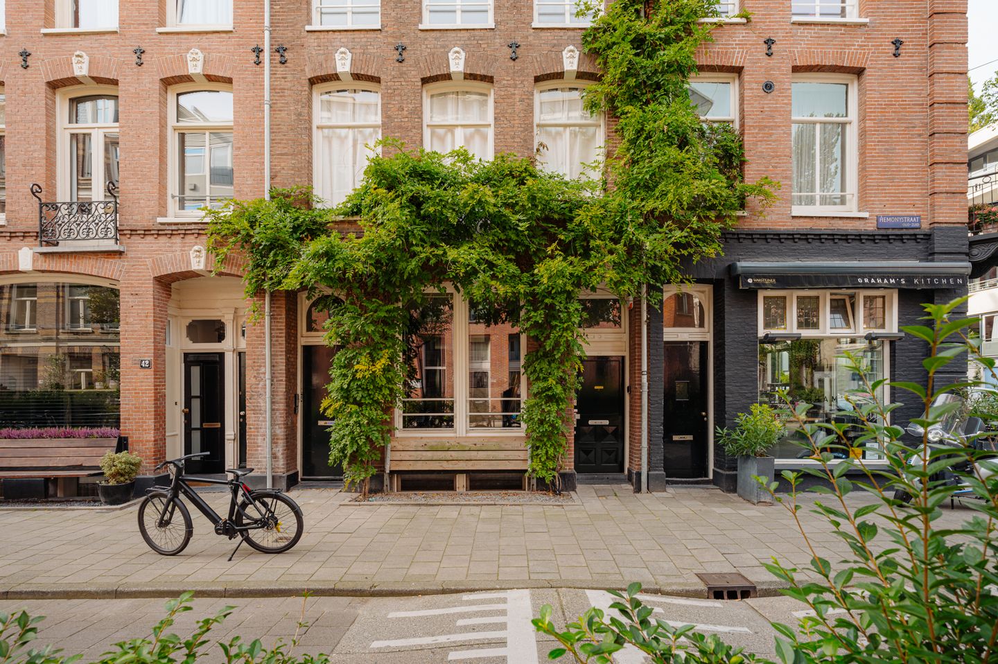 Photo 35 of Hemonystraat 40-H