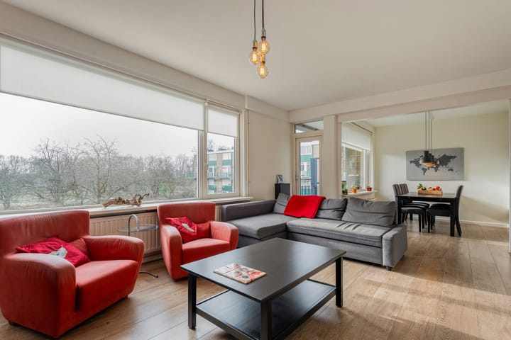 Photo 2 of Roelof van Schevenstraat 99