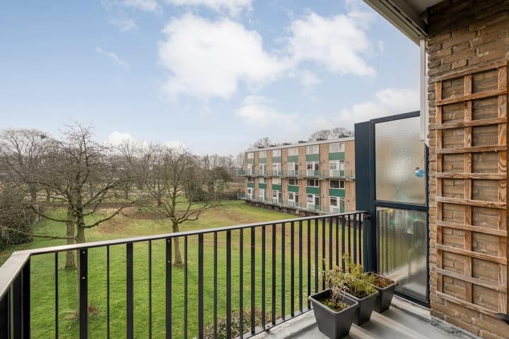 Photo 4 of Roelof van Schevenstraat 99