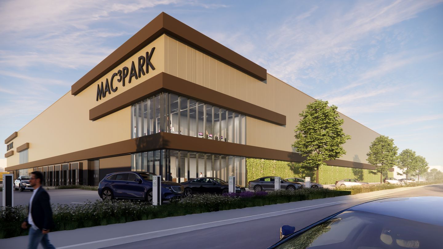 Bekijk foto 3 van James Wattlaan