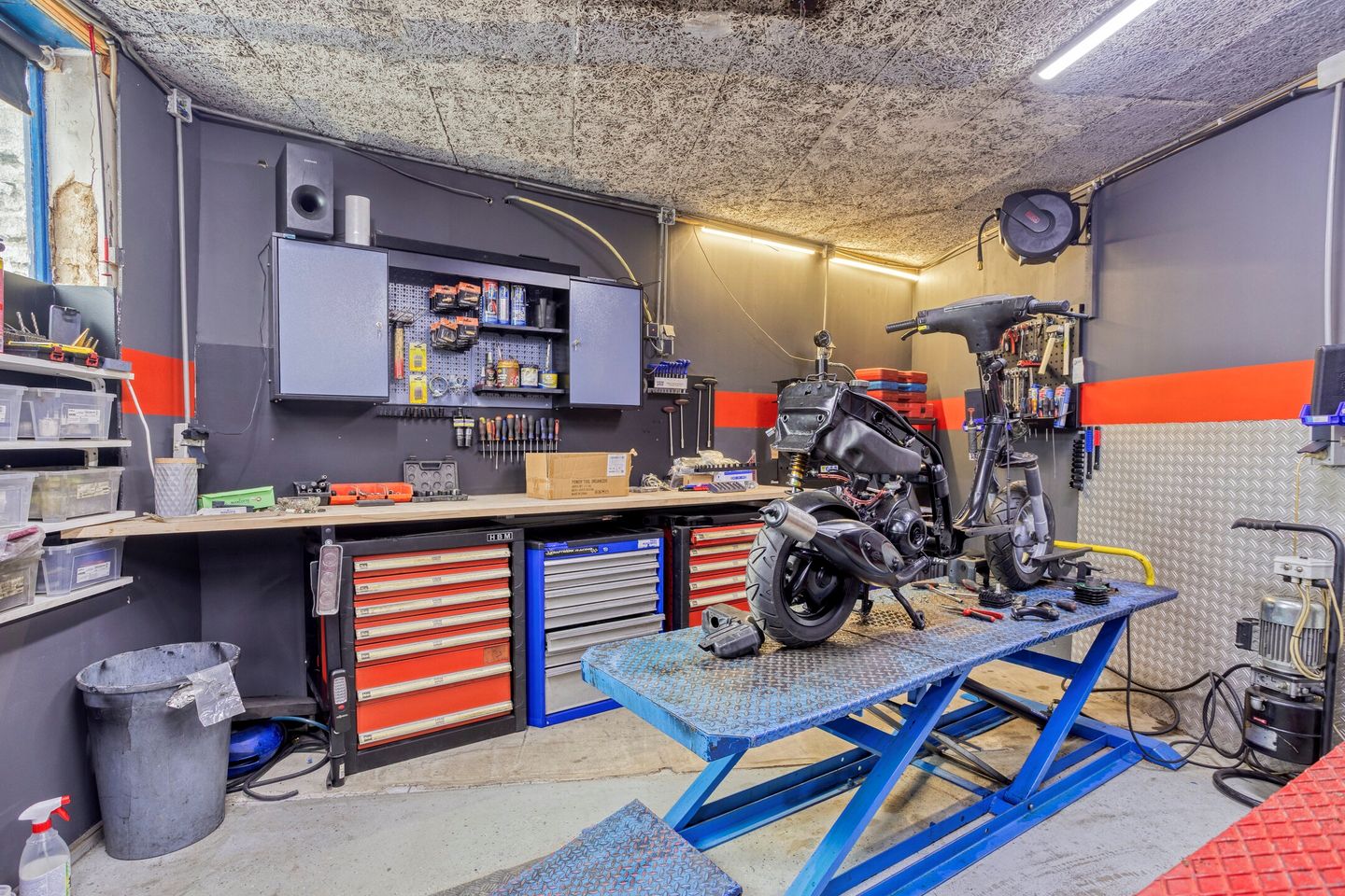 Photo 34 of Bunderstraat 202