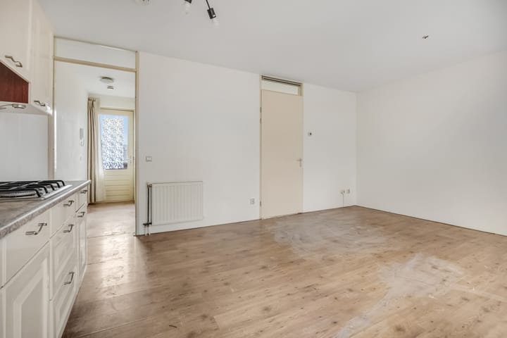 Photo 6 of Grotestraat 104-6