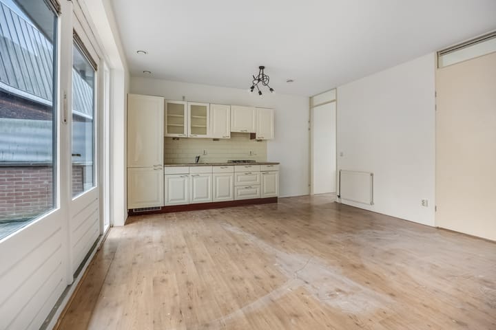 Photo 8 of Grotestraat 104-6