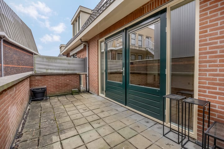 Photo 11 of Grotestraat 104-6