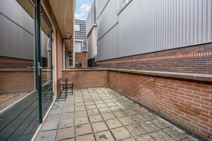 Photo 12 of Grotestraat 104-6