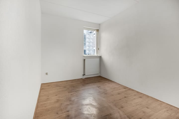 Photo 13 of Grotestraat 104-6