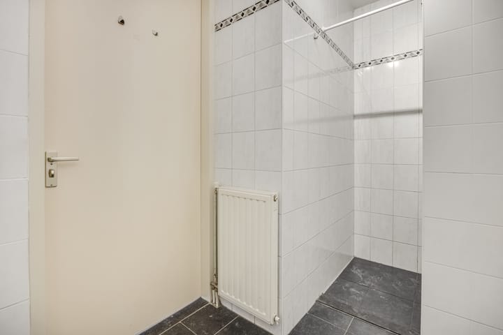 Photo 17 of Grotestraat 104-6