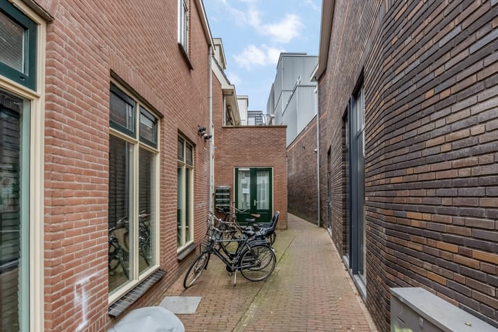 Photo 24 of Grotestraat 104-6