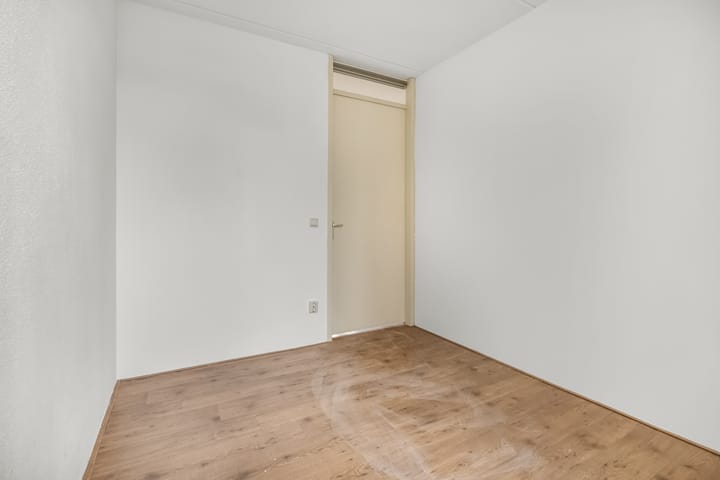 Photo 14 of Grotestraat 104-6