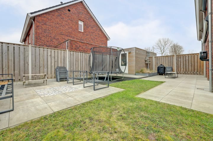 Photo 4 of Banierstraat 17