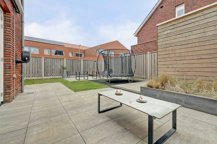 Photo 28 of Banierstraat 17