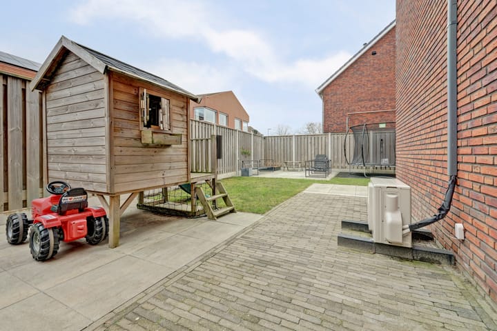 Photo 29 of Banierstraat 17