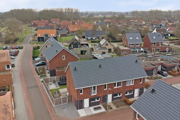 Photo 32 of Banierstraat 17