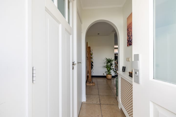 Photo 8 of Meteorenweg 1018