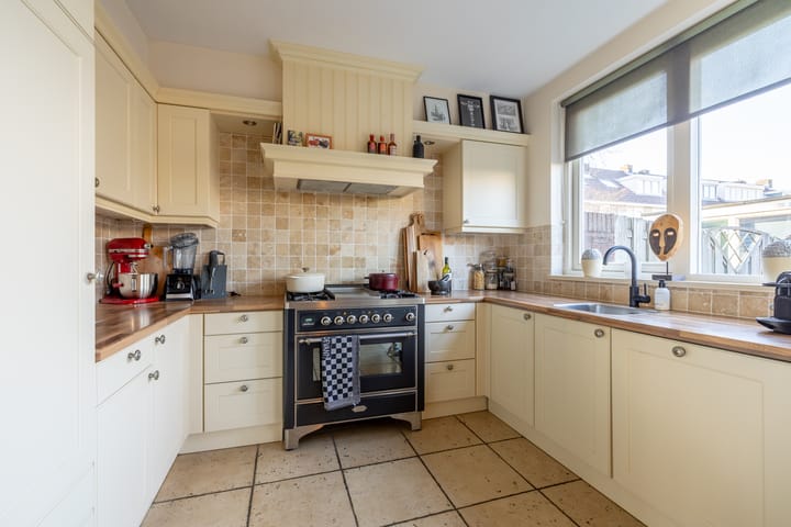 Photo 21 of Meteorenweg 1018