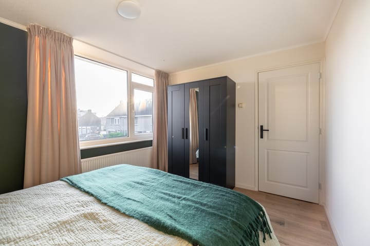 Photo 33 of Meteorenweg 1018