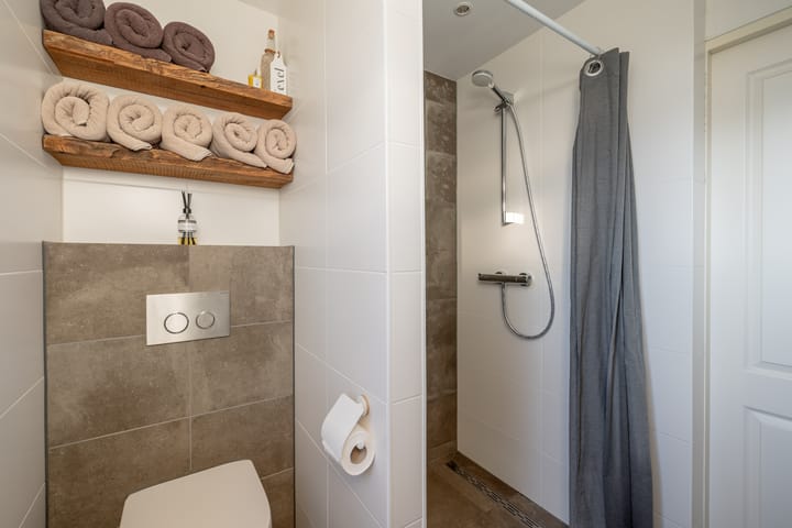 Photo 36 of Meteorenweg 1018