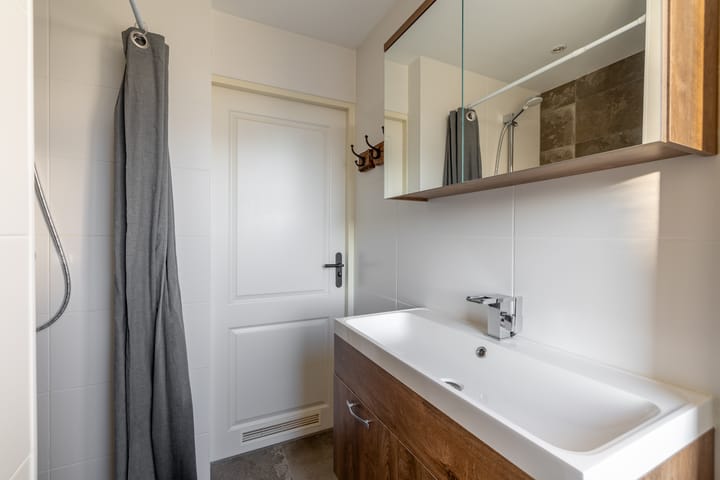 Photo 37 of Meteorenweg 1018