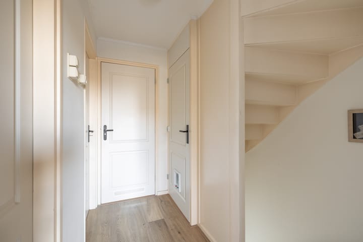 Photo 38 of Meteorenweg 1018