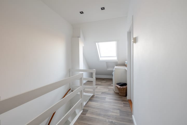 Photo 39 of Meteorenweg 1018