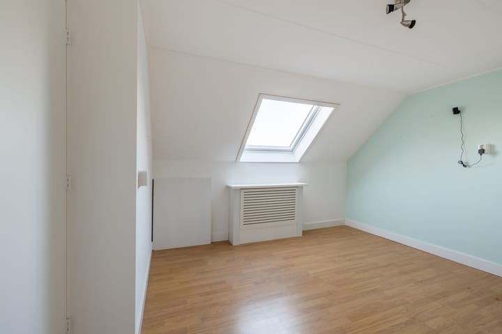 Photo 42 of Meteorenweg 1018