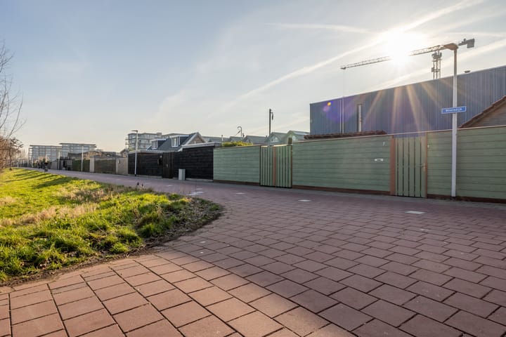 Photo 51 of Meteorenweg 1018