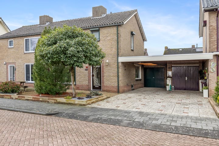 Photo 1 of Esdoornstraat 56