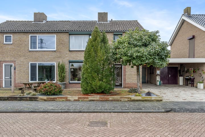 Photo 5 of Esdoornstraat 56