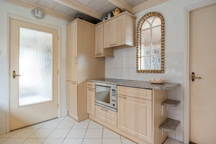 Photo 13 of Esdoornstraat 56