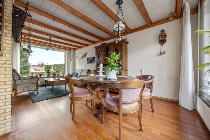 Photo 16 of Esdoornstraat 56