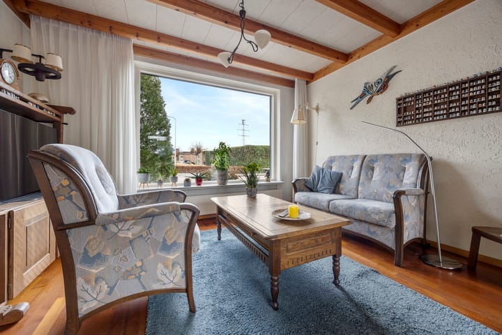 Photo 19 of Esdoornstraat 56