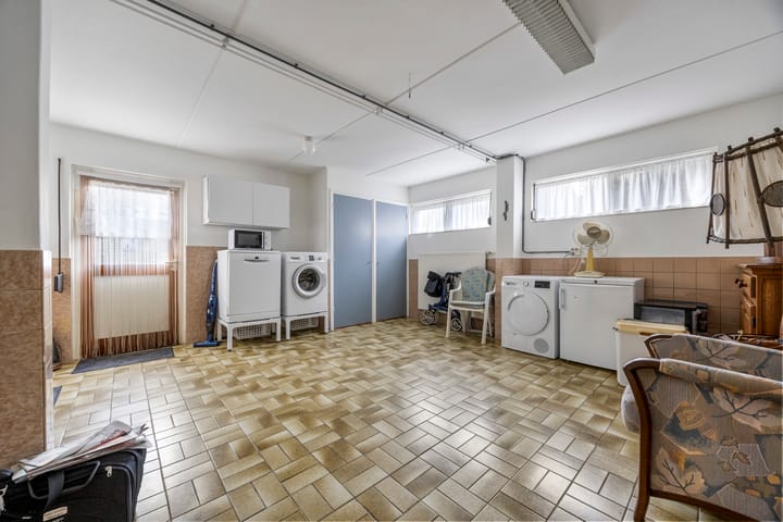 Photo 22 of Esdoornstraat 56