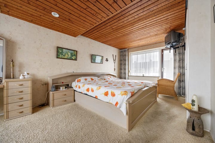 Photo 28 of Esdoornstraat 56