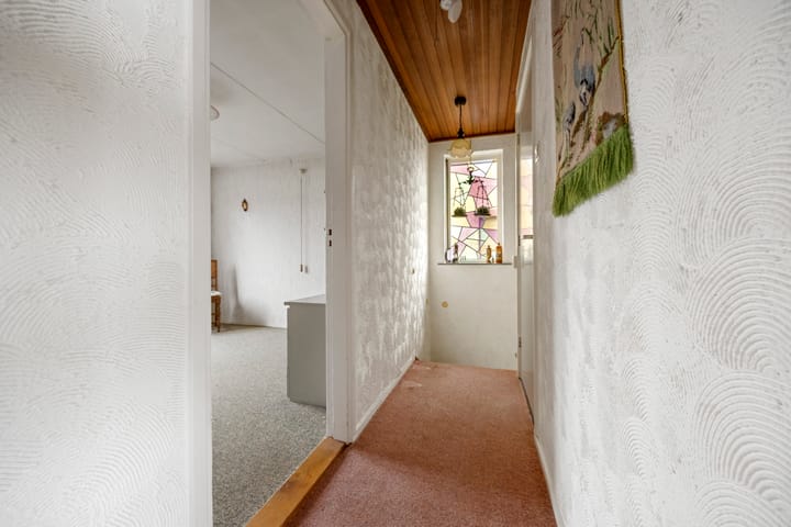 Photo 32 of Esdoornstraat 56