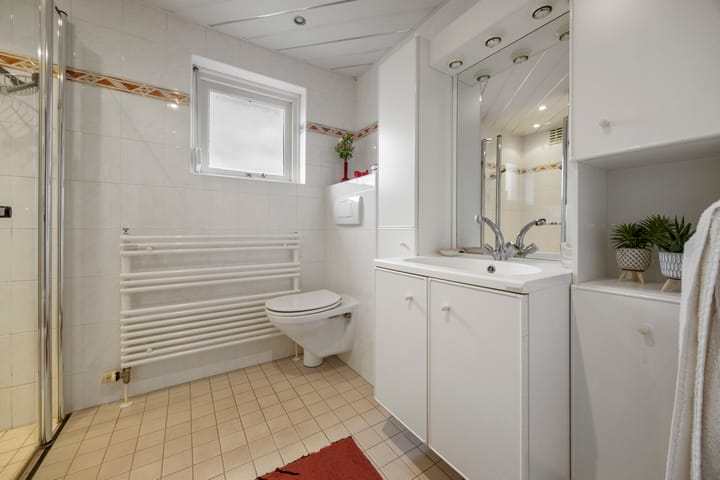 Photo 37 of Esdoornstraat 56