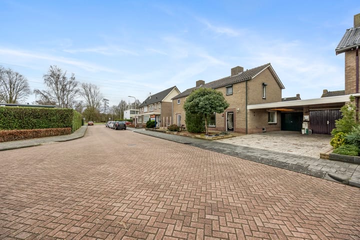 Photo 46 of Esdoornstraat 56