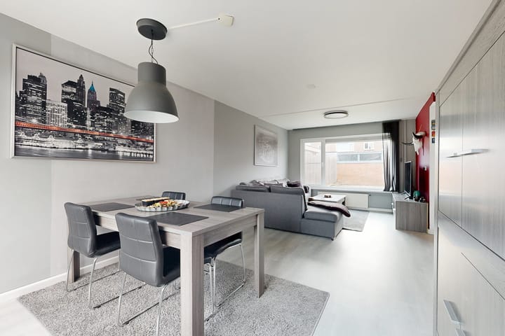 Photo 16 of Graaf Florisstraat 20