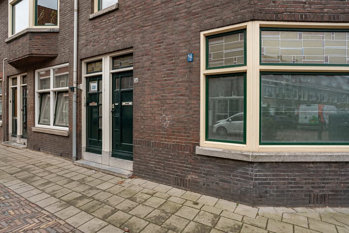 Photo 7 of Diepenbrockstraat 28