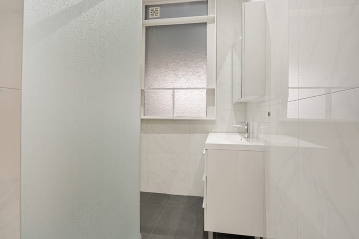 Photo 21 of Diepenbrockstraat 28