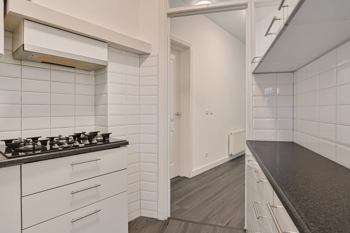 Photo 20 of Diepenbrockstraat 28