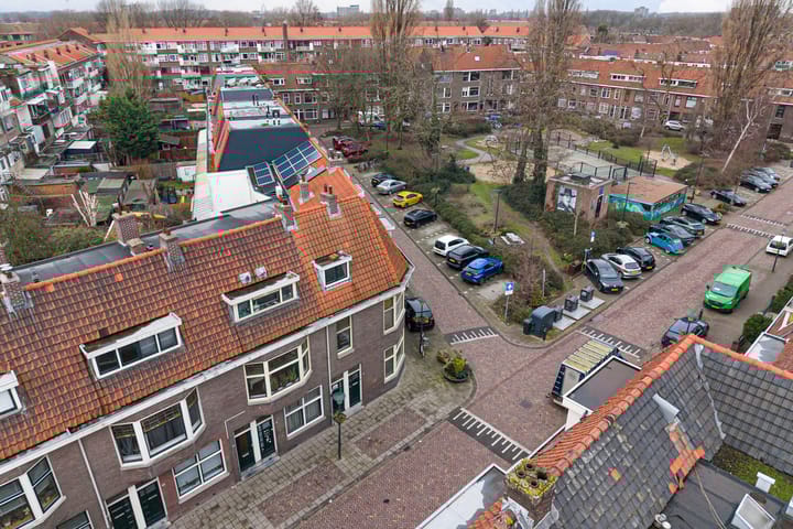 Photo 42 of Diepenbrockstraat 28