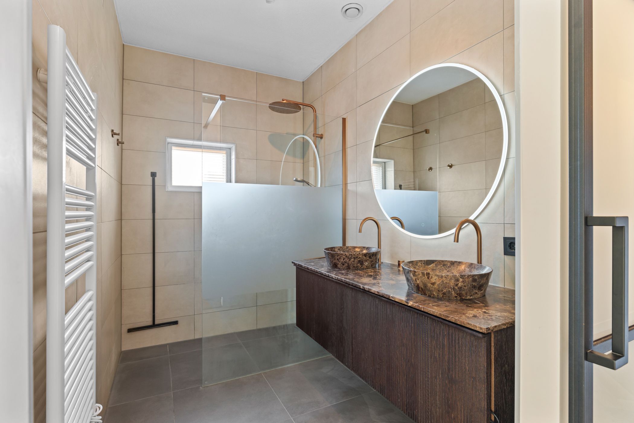 Photo 12 of Louis Armstronglaan 690