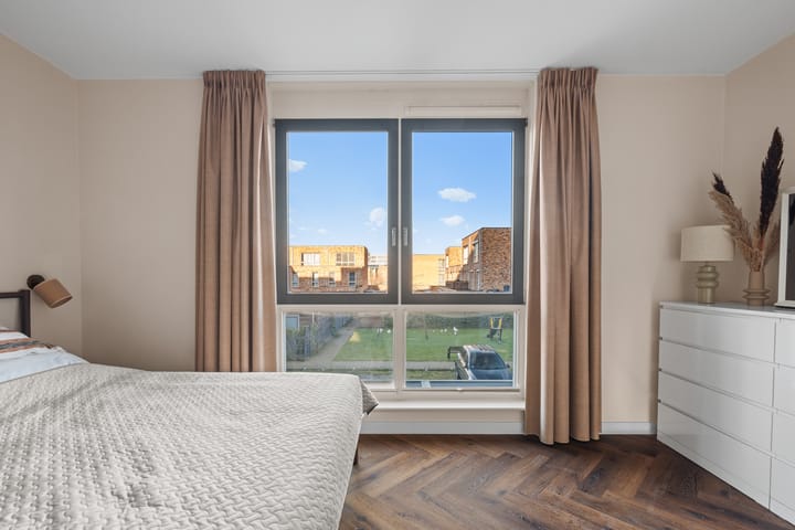 Foto 15 van Louis Armstronglaan 690