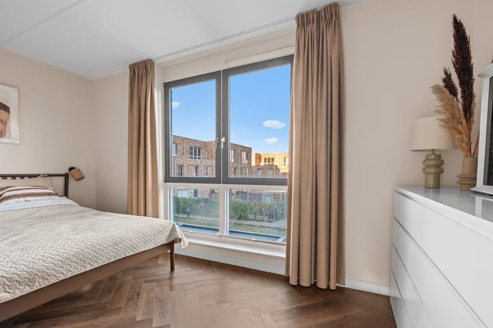 Foto 16 van Louis Armstronglaan 690