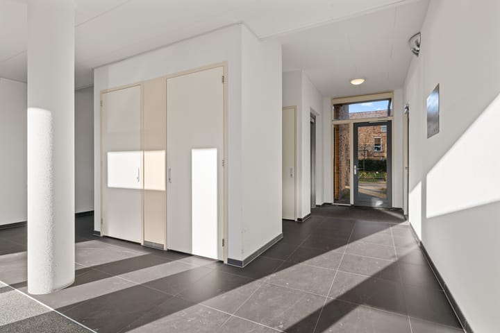 Foto 37 van Louis Armstronglaan 690