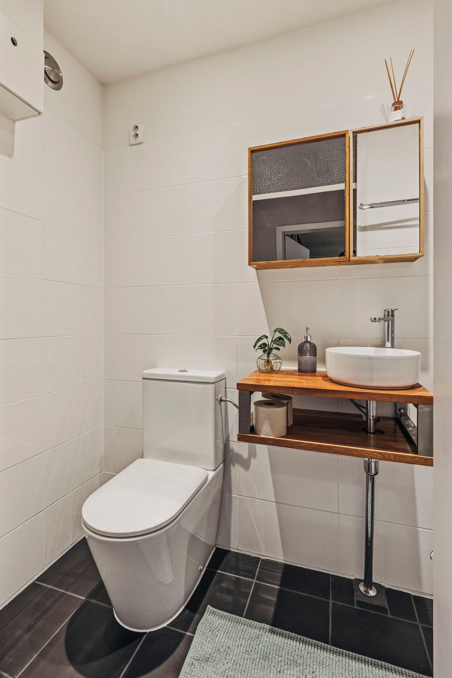 Foto 19 van Van Linschotenstraat 27